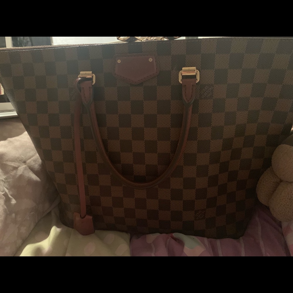 Authentic lv belmont
